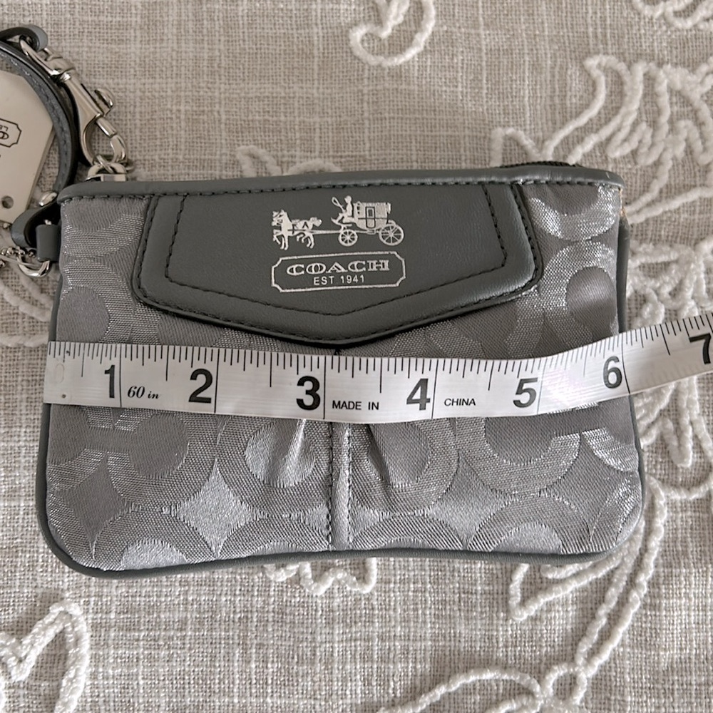Coach NWT Madison OP ART Silver and Gray Wristlet #44620 - Picture 11 of 12